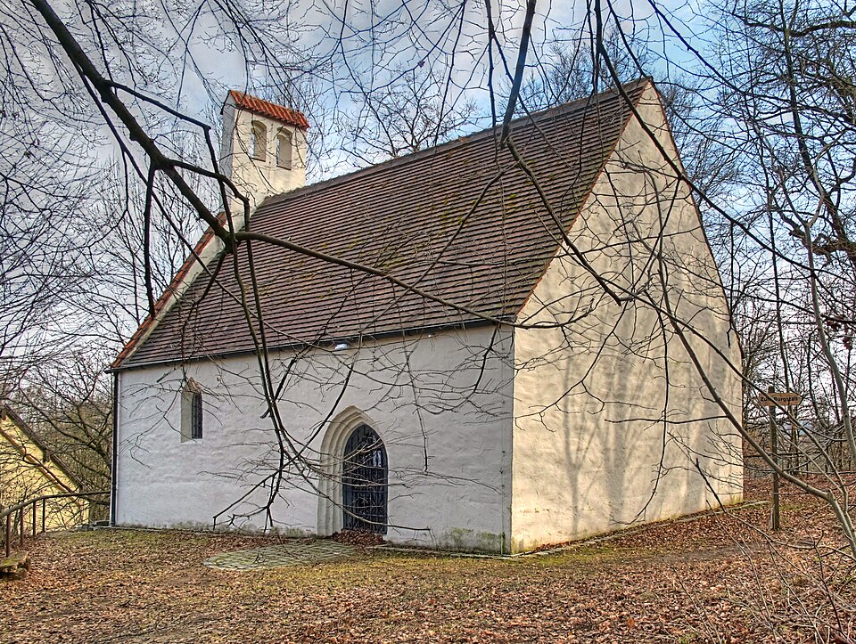 Umzug von Emmering nach Zypern per Container: Sankt Georgs Kapelle in Emmering – Foto: Richard Huber, CC BY-SA 3.0, via Wikimedia Commons Umzug von Emmering nach Zypern per Container: Sankt Georgs Kapelle in Emmering