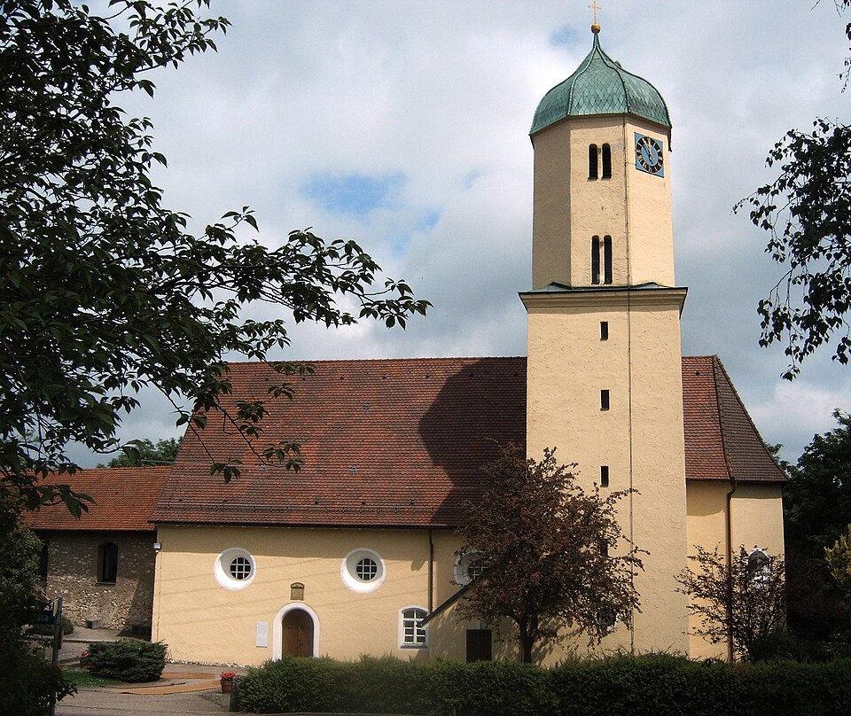 Umzug von Essingen nach Zypern per Container: Lauterburg Dorfkirche in Essingen – Foto: dealerofsalvation, CC BY-SA 4.0, via Wikimedia Commons Umzug von Essingen nach Zypern per Container: Lauterburg Dorfkirche in Essingen