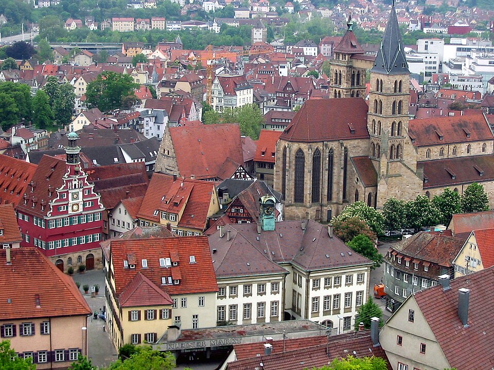 Umzug von Esslingen am Neckar nach Zypern per Container: Esslingen in Esslingen am Neckar – Foto: Fotografiert von User:Martinroell, CC BY 2.0, via Wikimedia Commons Umzug von Esslingen am Neckar nach Zypern per Container: Esslingen in Esslingen am Neckar
