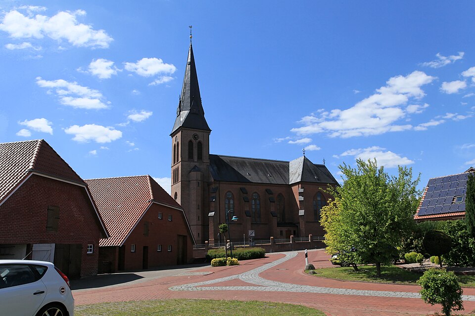 Umzug von Esterwegen nach Zypern per Container: Brink + St. Johannes ies in Esterwegen – Foto: Frank Vincentz, CC BY-SA 3.0, via Wikimedia Commons Umzug von Esterwegen nach Zypern per Container: Brink + St. Johannes ies in Esterwegen