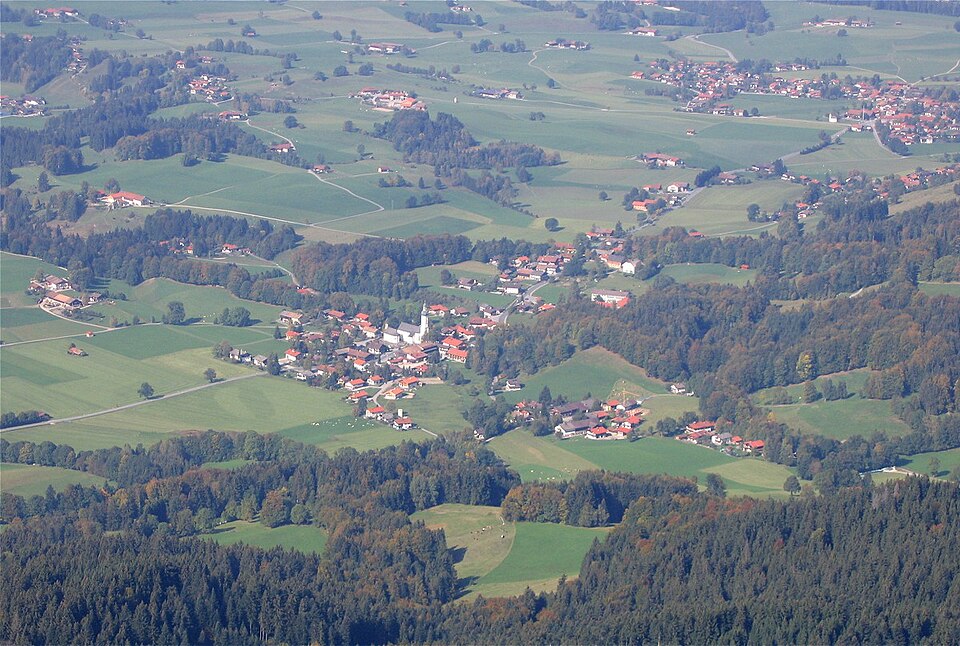 Umzug von Fischbachau nach Zypern per Palette: Stadtansicht Fischbachau – Foto: Rufus46, CC BY-SA 3.0, via Wikimedia Commons Umzug von Fischbachau nach Zypern per Palette: Stadtansicht Fischbachau