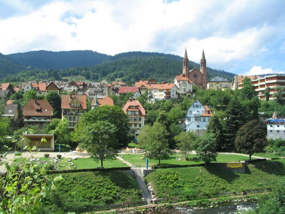 Umzug von Forbach nach Zypern per Container: Stadtansicht Forbach – Foto: Wisohr, CC BY-SA 3.0, via Wikimedia Commons Umzug von Forbach nach Zypern per Container: Stadtansicht Forbach