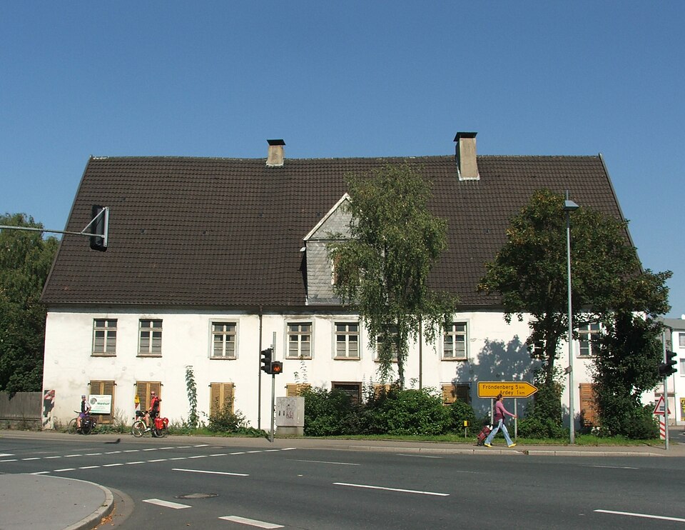 Umzug von Fröndenberg nach Zypern per Container: Haus Schoppe in Fröndenberg – Foto: Simplicius, CC BY-SA 3.0, via Wikimedia Commons Umzug von Fröndenberg nach Zypern per Container: Haus Schoppe in Fröndenberg