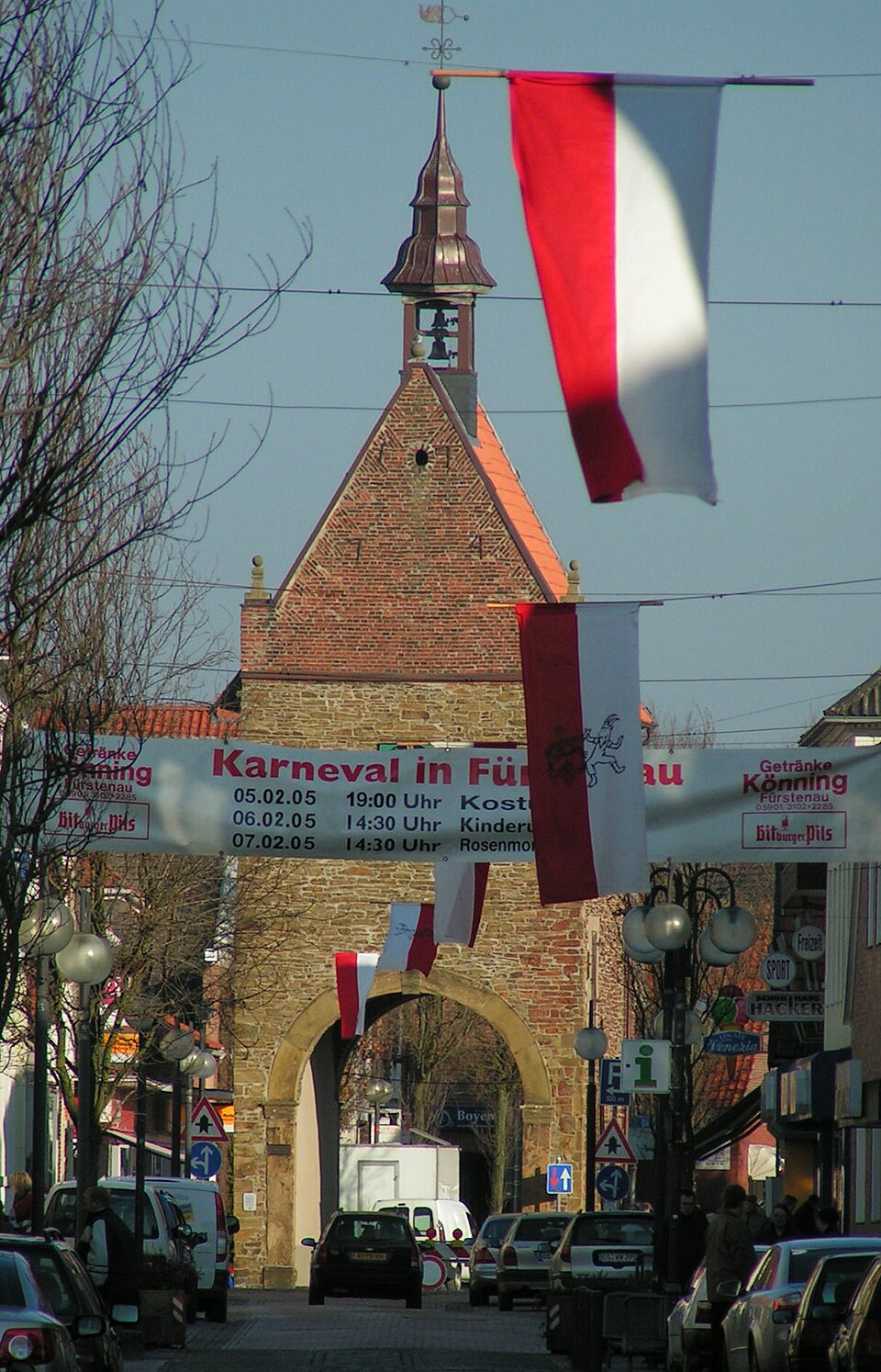 Umzug von Fürstenau nach Zypern per Container: Fürstenau Hohes Tor – Foto: Corradox, CC BY-SA 3.0, via Wikimedia Commons Umzug von Fürstenau nach Zypern per Container: Fürstenau Hohes Tor