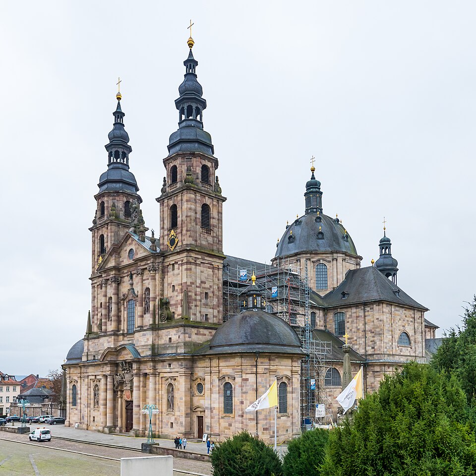 Umzug von Fulda nach Zypern per Container: Kathedrale – Foto: Raimond Spekking, CC BY-SA 4.0, via Wikimedia Commons Umzug von Fulda nach Zypern per Container: Kathedrale