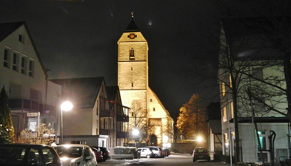 Umzug von Gärtringen nach Zypern per Container: Evangelische Kirche in Gärtringen – Foto: qwesy qwesy, CC BY 3.0, via Wikimedia Commons Umzug von Gärtringen nach Zypern per Container: Evangelische Kirche in Gärtringen