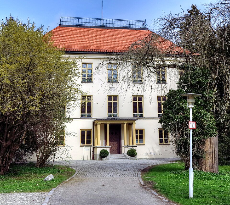 Umzug von Gauting nach Zypern per Container: Gauting, Schloß Fußberg – Foto: Richard Huber, CC BY-SA 3.0, via Wikimedia Commons Umzug von Gauting nach Zypern per Container: Gauting, Schloß Fußberg