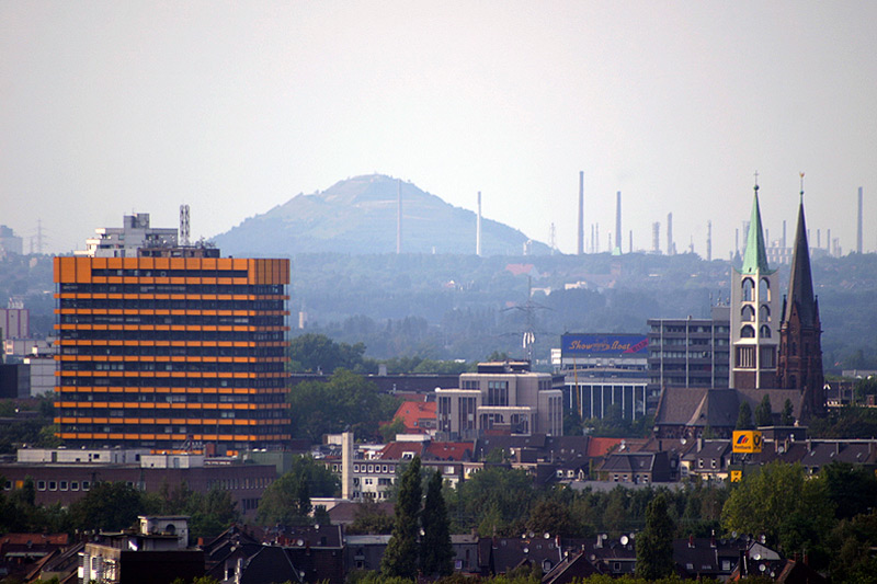 Umzug von Gelsenkirchen nach Zypern per Container: Stadtansicht Gelsenkirchen – Foto: Thomas Robbin, CC BY-SA 3.0, via Wikimedia Commons Umzug von Gelsenkirchen nach Zypern per Container: Stadtansicht Gelsenkirchen