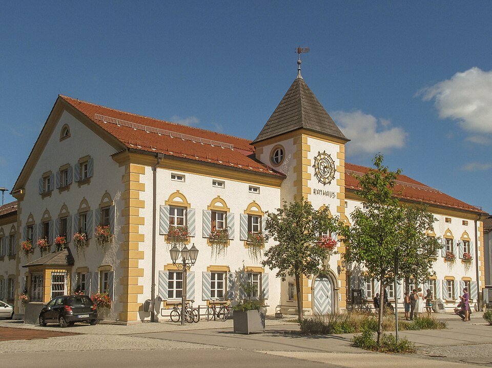 Umzug von Geretsried nach Zypern per Palette: Geretsried, stadhuis