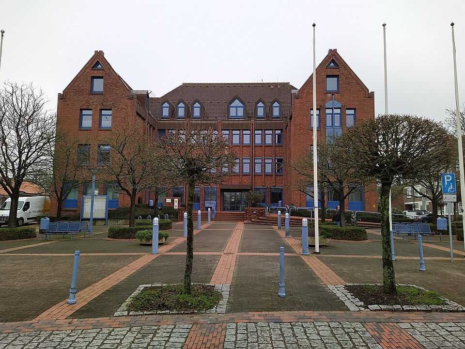 Umzug von Gettorf nach Zypern per Container: Rathaus Gettorf – Foto: Gerd Fahrenhorst, CC BY 4.0, via Wikimedia Commons Umzug von Gettorf nach Zypern per Container: Rathaus Gettorf