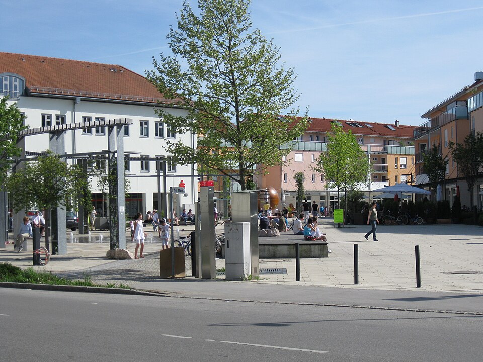 Umzug von Gilching nach Zypern per Container: Gilching Ortszentrum – Foto: Cholo Aleman, CC BY-SA 3.0, via Wikimedia Commons Umzug von Gilching nach Zypern per Container: Gilching Ortszentrum
