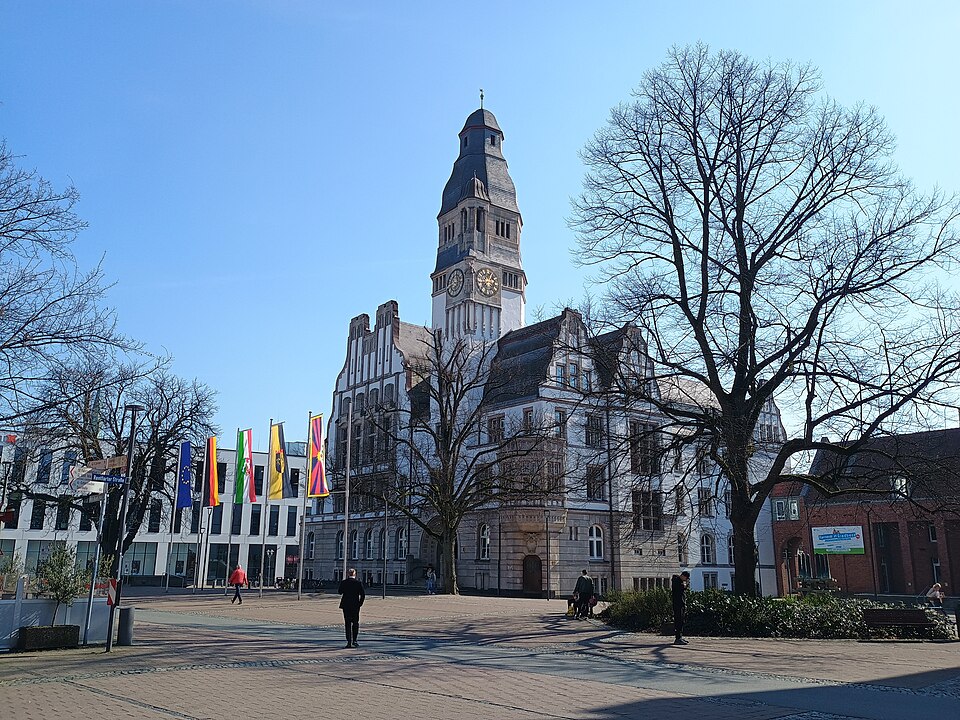 Umzug von Gladbeck nach Zypern per Container: Flagge zeigen für Tibet in Gladbeck – Foto: Roy Zuo, CC BY-SA 4.0, via Wikimedia Commons Umzug von Gladbeck nach Zypern per Container: Flagge zeigen für Tibet in Gladbeck