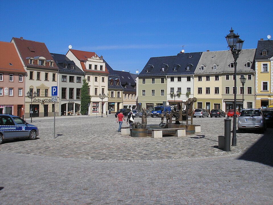 Umzug von Glauchau nach Zypern per Container: Markt Glauchau – Foto: Michael Sander, CC BY-SA 3.0, via Wikimedia Commons Umzug von Glauchau nach Zypern per Container: Markt Glauchau