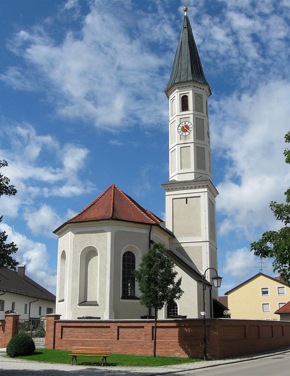 Umzug von Grasbrunn nach Zypern per Container: St. Ulrich – Foto: Rufus46, CC BY-SA 3.0, via Wikimedia Commons Umzug von Grasbrunn nach Zypern per Container: St. Ulrich