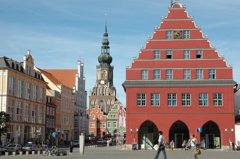 Umzug von Greifswald nach Zypern per Palette: Town Hall in Greifswald