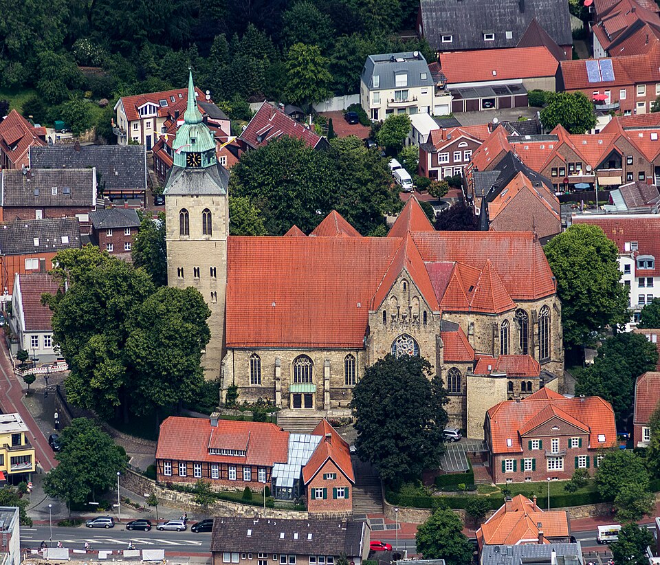 Umzug von Greven nach Zypern per Container: Greven, St.-Martinus-Kirche -- -- -- Ausschnitt