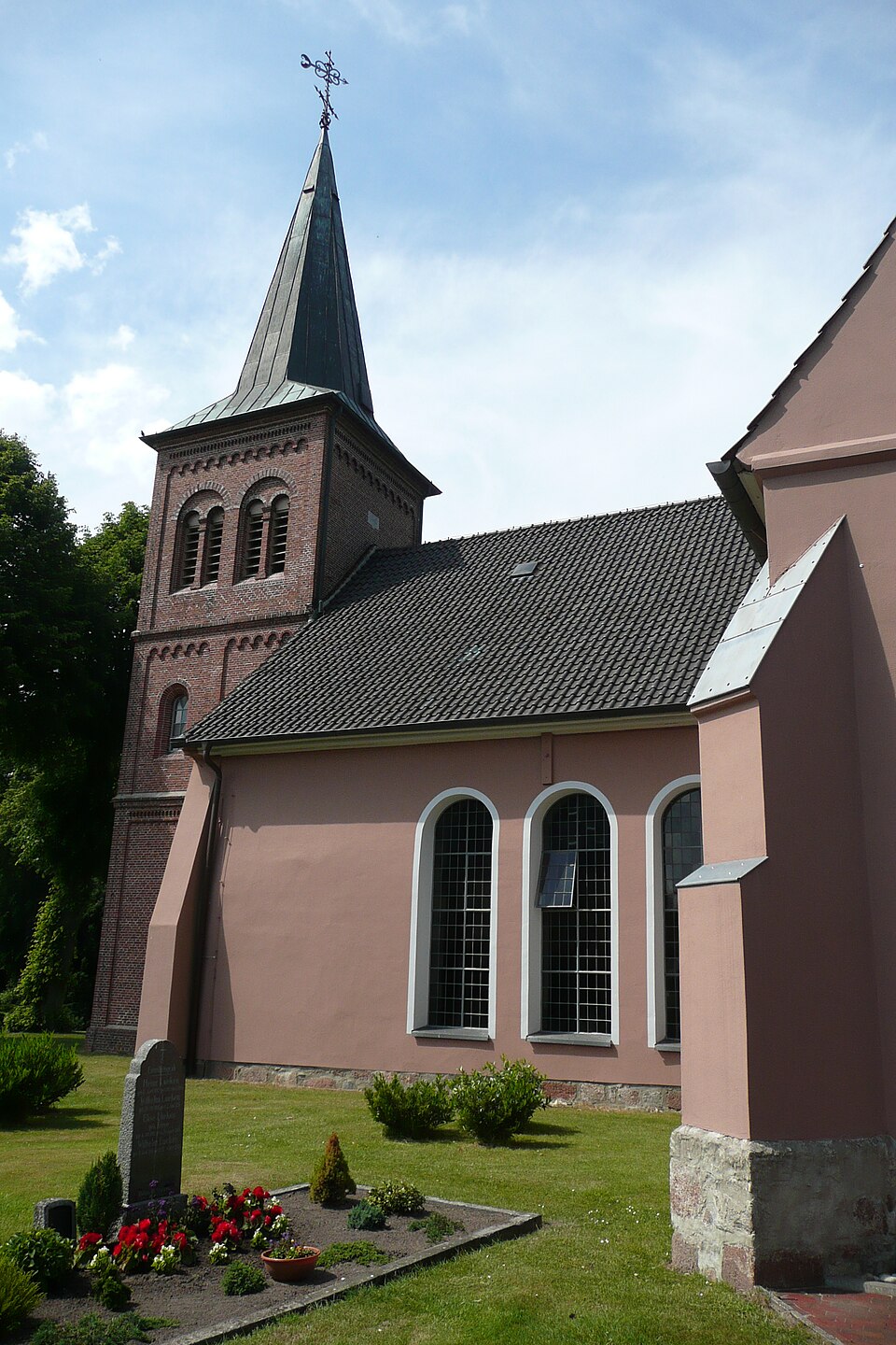 Umzug von Großenkneten nach Zypern per Palette: Großenkneter Kirche in Großenkneten – Foto: WilfriedC (Wilfried Cordes), CC BY-SA 3.0, via Wikimedia Commons Umzug von Großenkneten nach Zypern per Palette: Großenkneter Kirche in Großenkneten