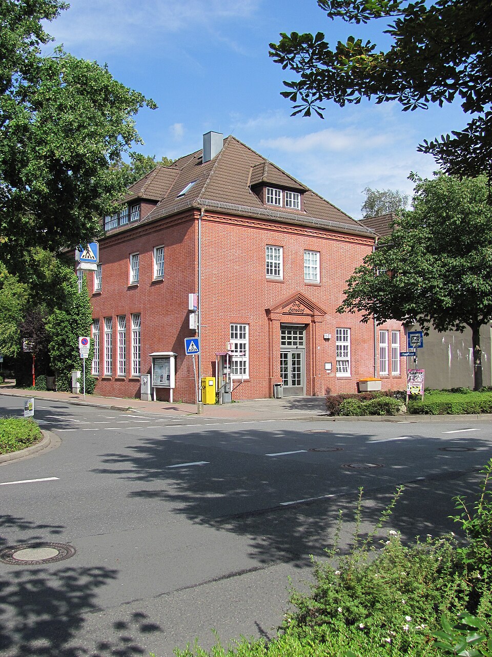 Umzug von Großhansdorf nach Zypern per Container: U-Bahnhof Großhansdorf – Foto: NordNordWest, CC BY-SA 3.0 de, via Wikimedia Commons Umzug von Großhansdorf nach Zypern per Container: U-Bahnhof Großhansdorf