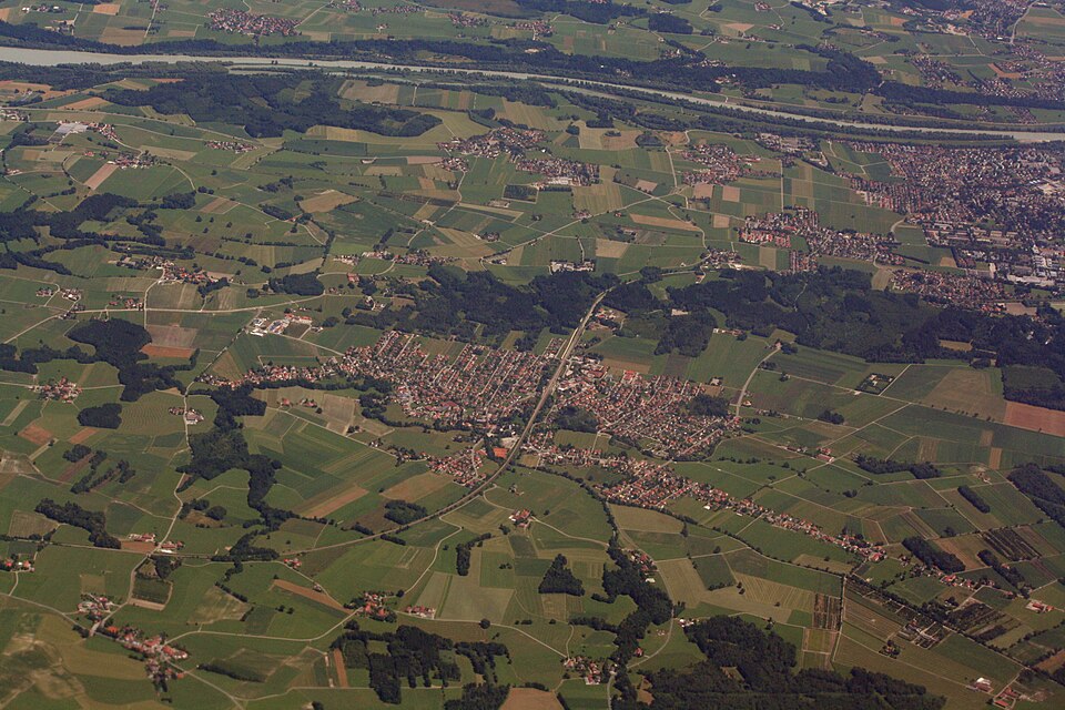 Umzug von Großkarolinenfeld nach Zypern per Container: Stadtansicht Großkarolinenfeld – Foto: X, Public domain, via Wikimedia Commons Umzug von Großkarolinenfeld nach Zypern per Container: Stadtansicht Großkarolinenfeld