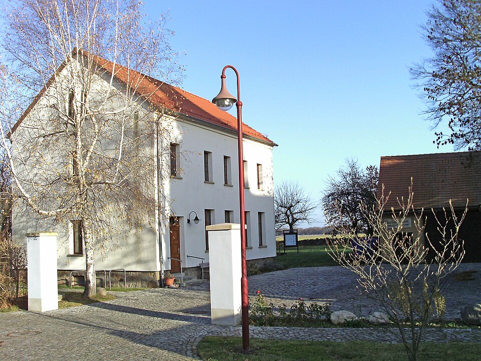 Umzug von Großpösna nach Zypern per Container: Stadtansicht Großpösna – Foto: Jwaller, CC BY-SA 3.0, via Wikimedia Commons Umzug von Großpösna nach Zypern per Container: Stadtansicht Großpösna