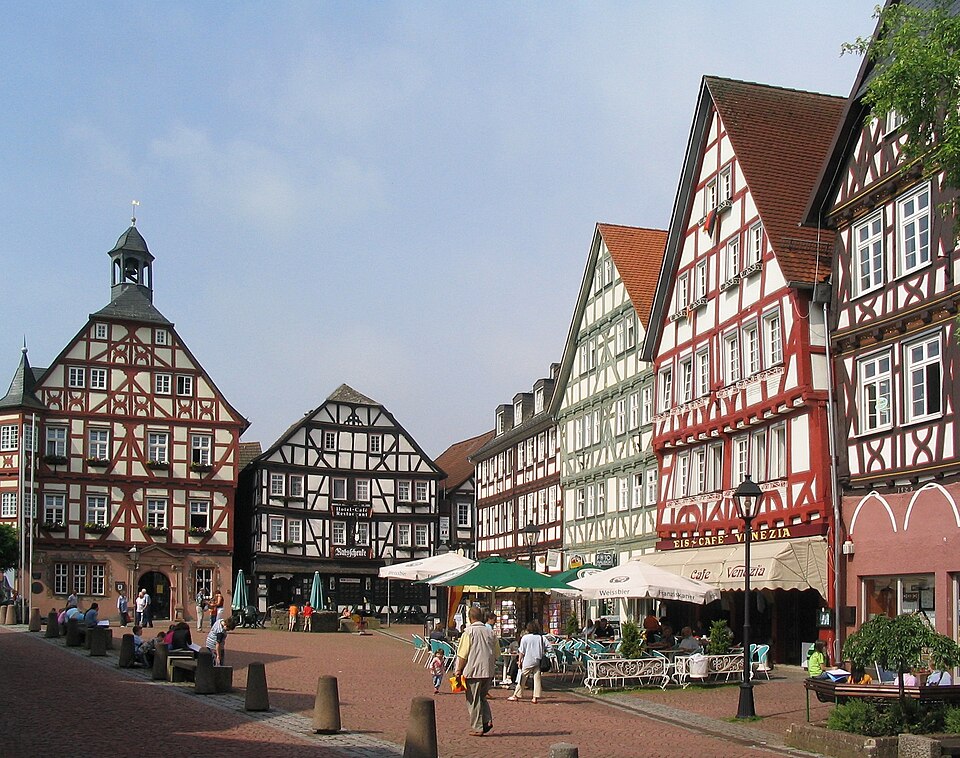 Umzug von Grünberg nach Zypern per Container: Gruenberg markt in Grünberg