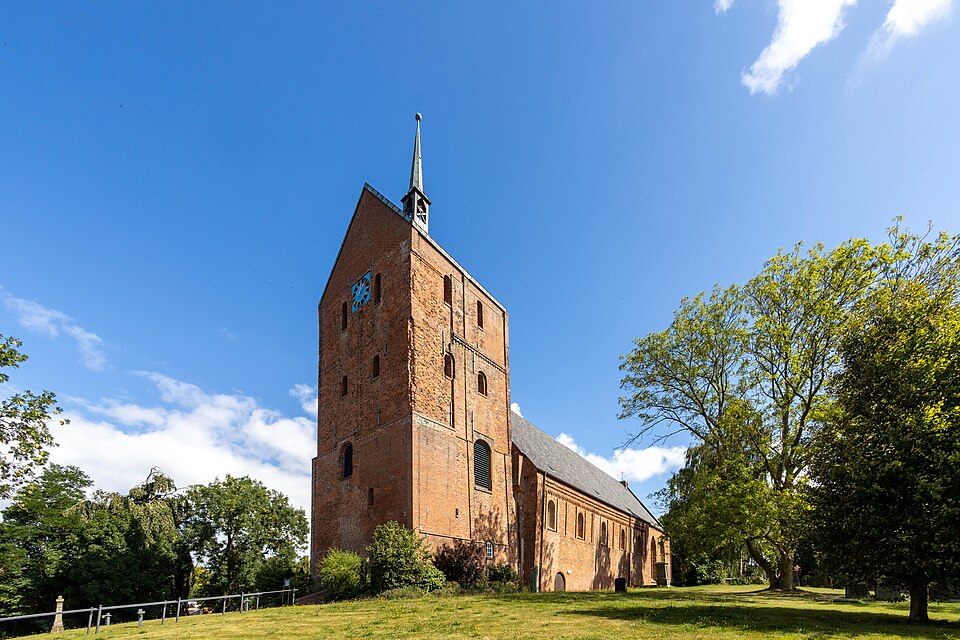 Umzug von Hage nach Zypern per Container: St.-Ansgari-Kirche