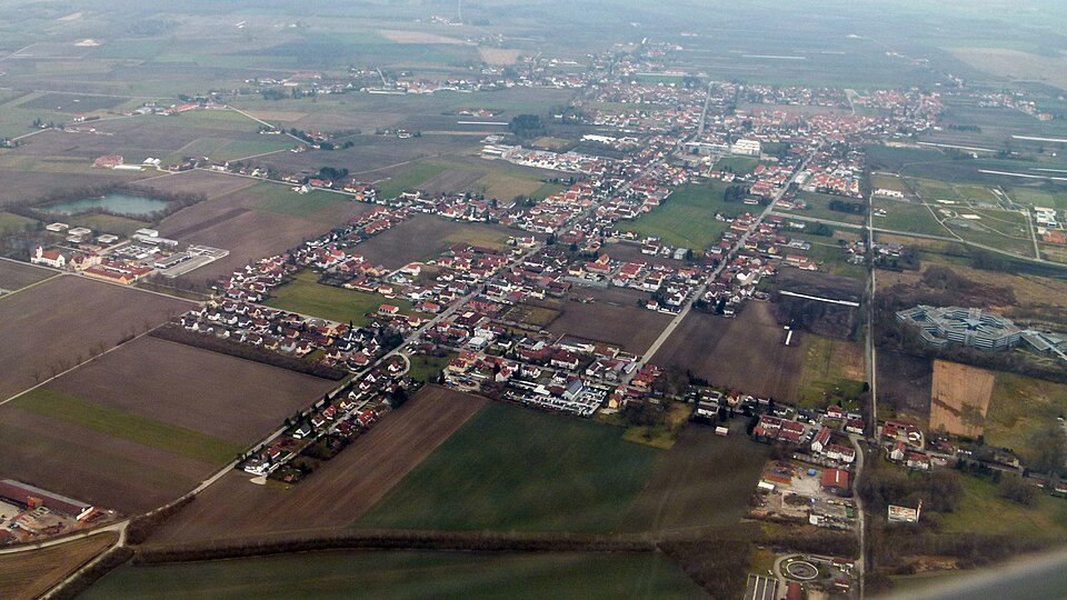 Umzug von Hallbergmoos nach Zypern per Container: Stadtansicht Hallbergmoos