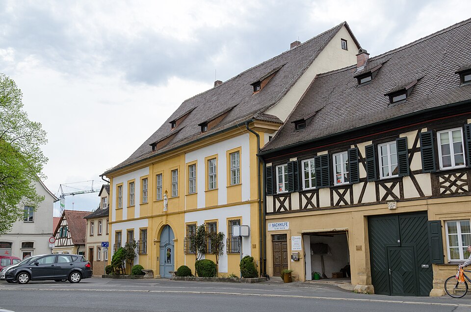 Umzug von Hallstadt nach Zypern per Container: Hallstadt, Marktplatz – Foto: Tilman2007, CC BY-SA 3.0, via Wikimedia Commons Umzug von Hallstadt nach Zypern per Container: Hallstadt, Marktplatz