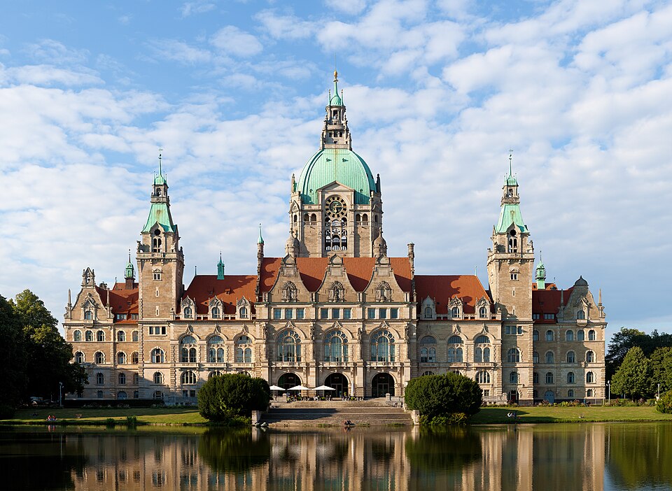 Umzug von Hannover nach Zypern per Container: Neues Rathaus Hannover – Foto: Thomas Wolf, www.foto-tw.de, CC BY-SA 3.0 de, via Wikimedia Commons Umzug von Hannover nach Zypern per Container: Neues Rathaus Hannover