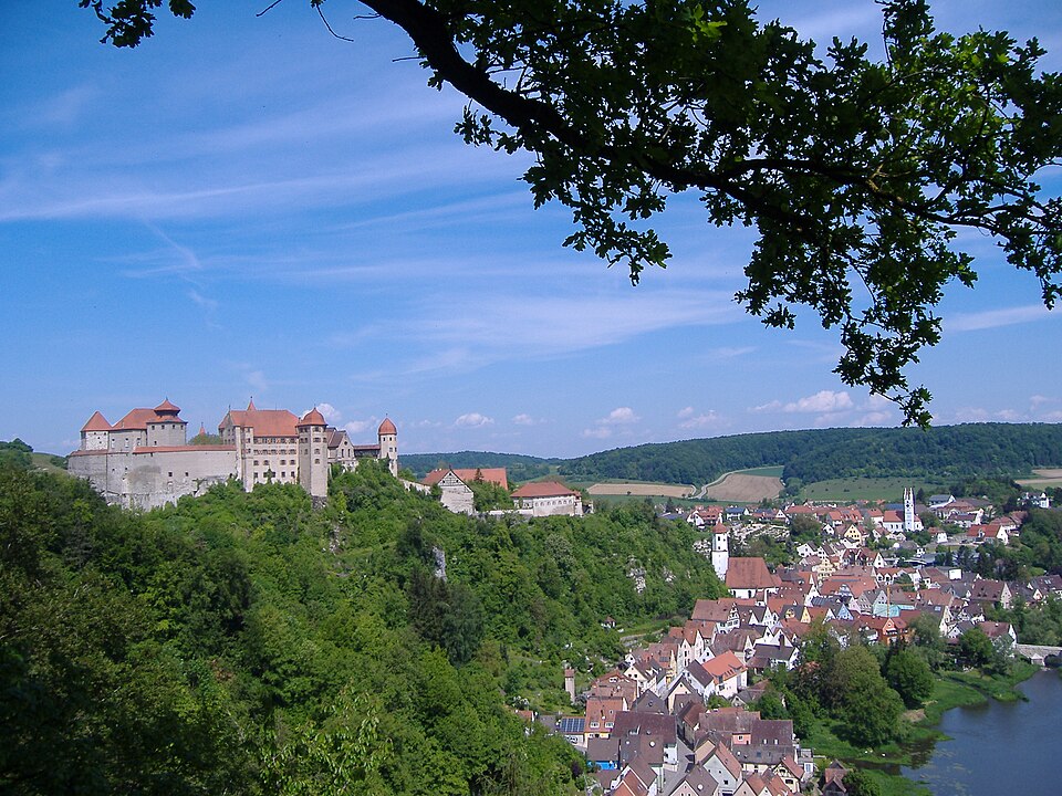Umzug von Harburg nach Zypern per Container: Stadtansicht Harburg – Foto: Manfi. B., CC BY-SA 3.0, via Wikimedia Commons Umzug von Harburg nach Zypern per Container: Stadtansicht Harburg