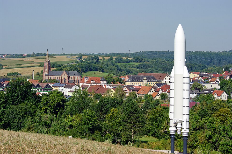 Umzug von Hardheim nach Zypern per Container: BW hardheim ort walter hohmann rakete – Foto: Bgabel, CC BY-SA 3.0, via Wikimedia Commons Umzug von Hardheim nach Zypern per Container: BW hardheim ort walter hohmann rakete