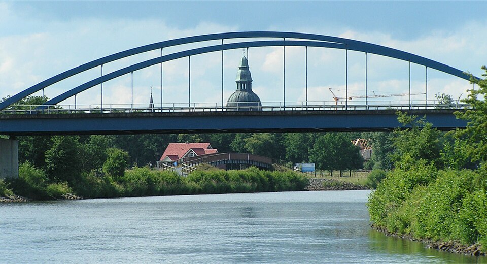 Umzug von Haren nach Zypern per Container: Haren Emsbrücke – Foto: Corradox, CC BY-SA 3.0, via Wikimedia Commons Umzug von Haren nach Zypern per Container: Haren Emsbrücke