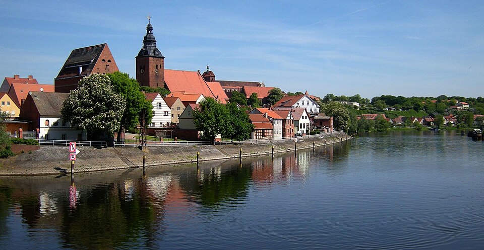 Umzug von Havelberg nach Zypern per Container: Havelberg-Stadtansicht mit Havel – Foto: Franzfoto, CC BY-SA 3.0, via Wikimedia Commons Umzug von Havelberg nach Zypern per Container: Havelberg-Stadtansicht mit Havel