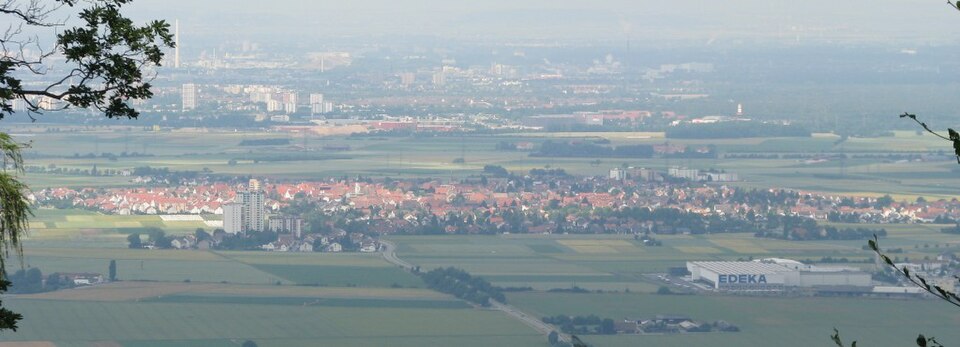 Umzug von Heddesheim nach Zypern per Container: Stadtansicht Heddesheim – Foto: Frank, CC BY-SA 2.5, via Wikimedia Commons Umzug von Heddesheim nach Zypern per Container: Stadtansicht Heddesheim