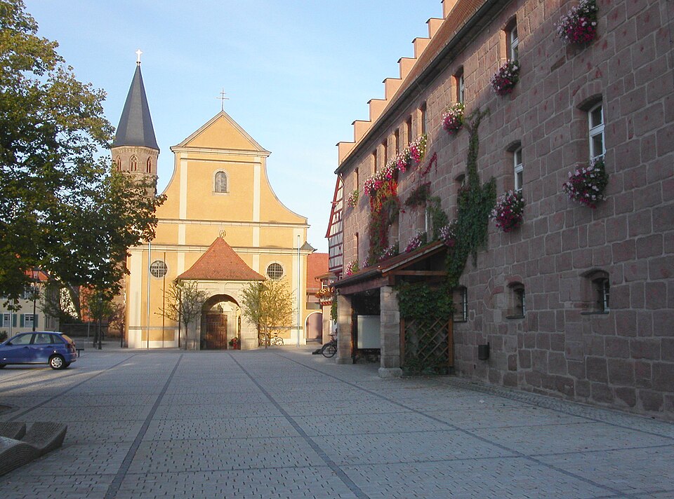 Umzug von Heideck nach Zypern per Container: Heideck Marktplatz – Foto: BKLuis, Public domain, via Wikimedia Commons Umzug von Heideck nach Zypern per Container: Heideck Marktplatz