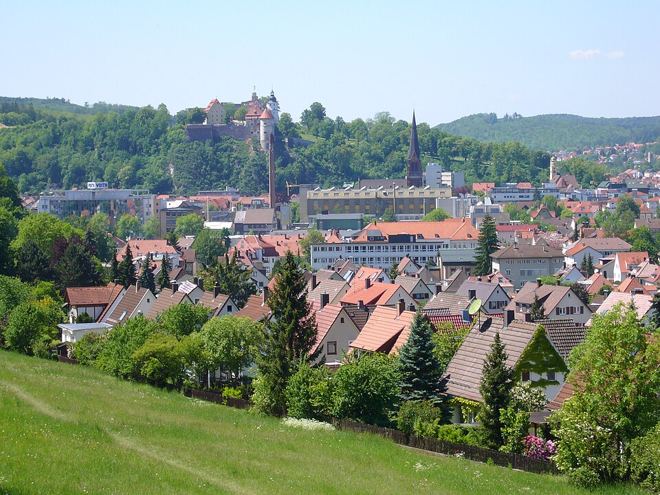 Umzug von Heidenheim an der Brenz nach Zypern per Container: Heidenheim von Osten gesehen in Heidenheim an der Brenz – Foto: Babucke, CC BY 3.0, via Wikimedia Commons Umzug von Heidenheim an der Brenz nach Zypern per Container: Heidenheim von Osten gesehen in Heidenheim an der Brenz