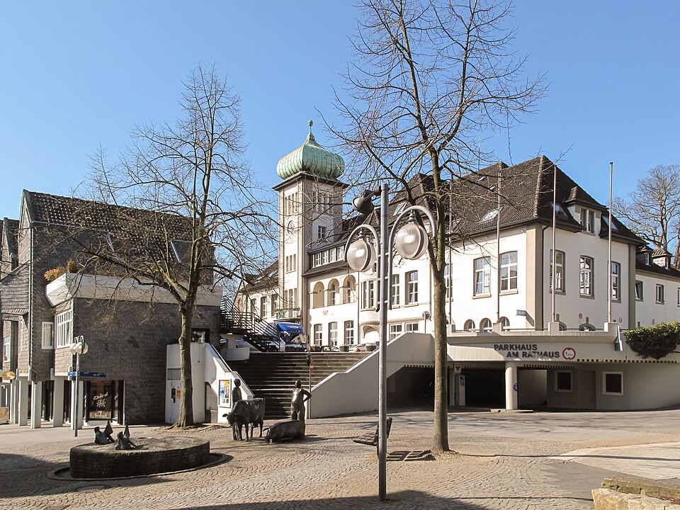 Umzug von Herdecke nach Zypern per Container: Herdecke, stadhuis – Foto: Michielverbeek, CC BY-SA 3.0, via Wikimedia Commons Umzug von Herdecke nach Zypern per Container: Herdecke, stadhuis
