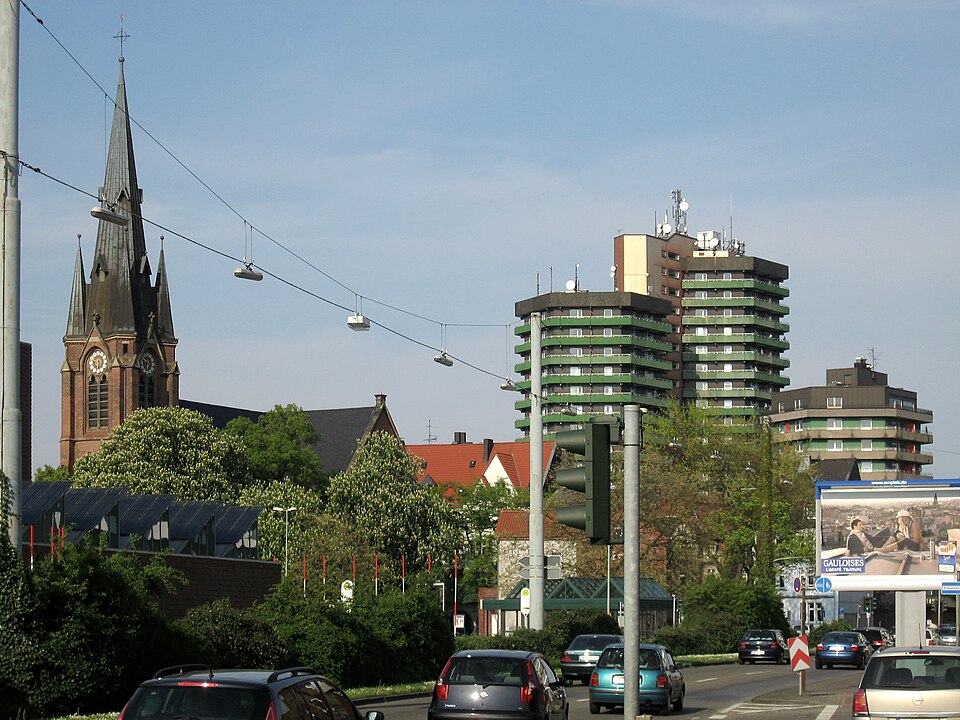 Umzug von Herne nach Zypern per Container: Herne, Blick auf Europaplatz mit Kreuzkirche – Foto: Mbdortmund, GFDL 1.2, via Wikimedia Commons Umzug von Herne nach Zypern per Container: Herne, Blick auf Europaplatz mit Kreuzkirche