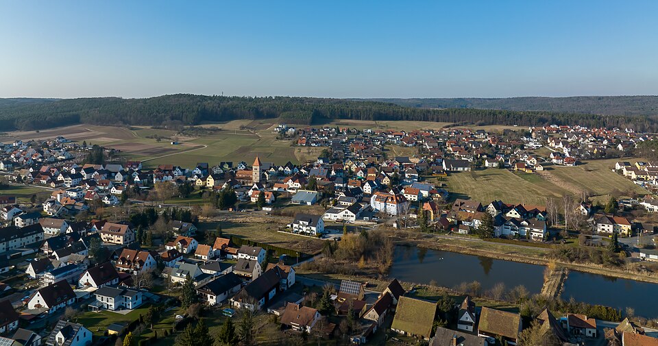 Umzug von Heroldsbach nach Zypern per Container: Heroldsbach Luftbild- -RM – Foto: Ermell, CC BY-SA 4.0, via Wikimedia Commons Umzug von Heroldsbach nach Zypern per Container: Heroldsbach Luftbild- -RM