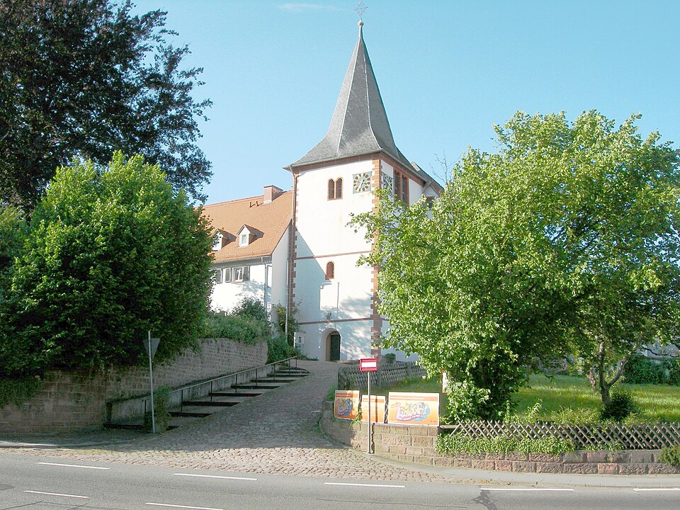 Umzug von Höchst im Odenwald nach Zypern per Container: Höchst Alte Kirche in Höchst im Odenwald