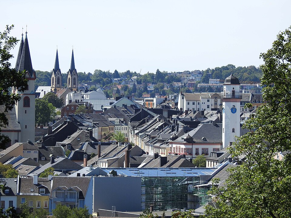 Umzug von Hof nach Zypern per Container: Hof, HO, Theresienstein, Pavillon, Innenstadt v N – Foto: Flodur63, CC BY-SA 4.0, via Wikimedia Commons Umzug von Hof nach Zypern per Container: Hof, HO, Theresienstein, Pavillon, Innenstadt v N