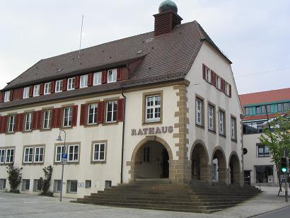 Umzug von Holzgerlingen nach Zypern per Container: Rathaus holzgerlingen – Foto: Wikimedia-Autor, CC BY-SA 3.0, via Wikimedia Commons Umzug von Holzgerlingen nach Zypern per Container: Rathaus holzgerlingen