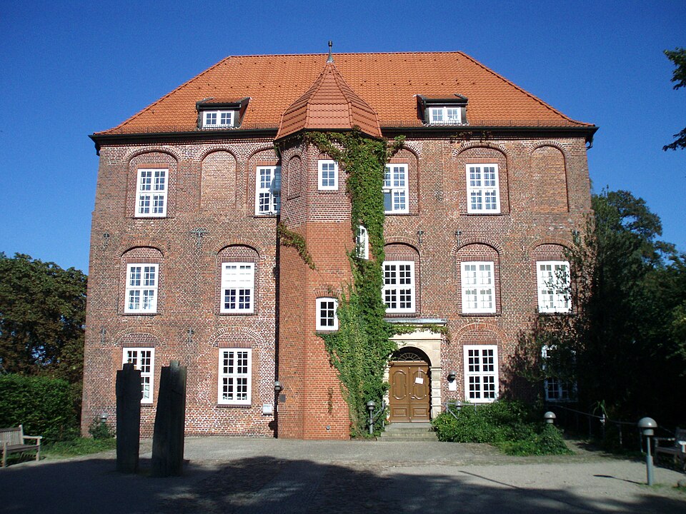 Umzug von Horneburg nach Zypern per Container: Schloss Agathenburg in Horneburg – Foto: Morn at English Wikipedia, CC BY-SA 3.0, via Wikimedia Commons Umzug von Horneburg nach Zypern per Container: Schloss Agathenburg in Horneburg