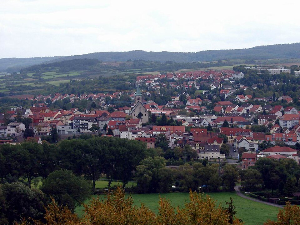 Umzug von Hünfeld nach Zypern per Container: Stadtansicht Hünfeld – Foto: The original uploader was Hesse1309 at German Wikipedia.\n\n(Original text: Hesse1309), CC BY-SA 3.0, via Wikimedia Commons Umzug von Hünfeld nach Zypern per Container: Stadtansicht Hünfeld