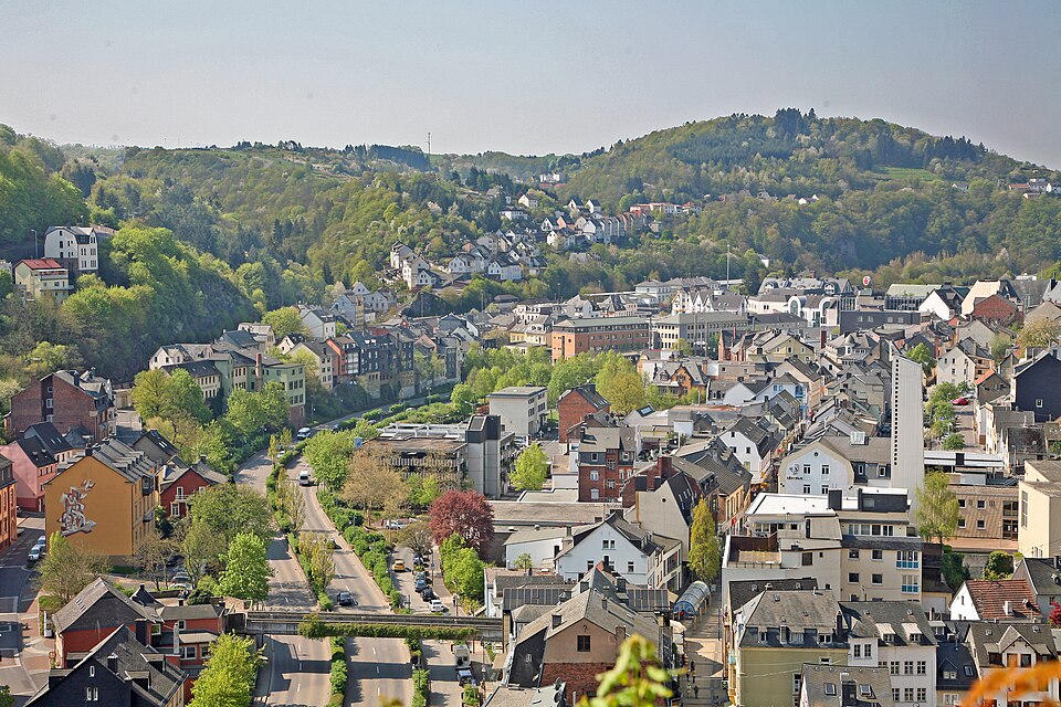 Umzug von Idar-Oberstein nach Zypern per Container: Stadtansicht Idar-Oberstein – Foto: W. Bulach, CC BY-SA 4.0, via Wikimedia Commons Umzug von Idar-Oberstein nach Zypern per Container: Stadtansicht Idar-Oberstein