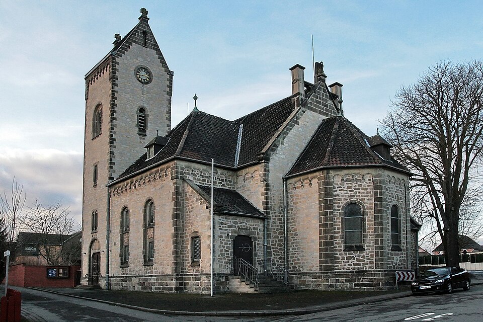 Umzug von Ilsede nach Zypern per Container: Heilig-Geist-Kirche Groß Bülten IMG in Ilsede – Foto: losch, Attribution, via Wikimedia Commons Umzug von Ilsede nach Zypern per Container: Heilig-Geist-Kirche Groß Bülten IMG in Ilsede