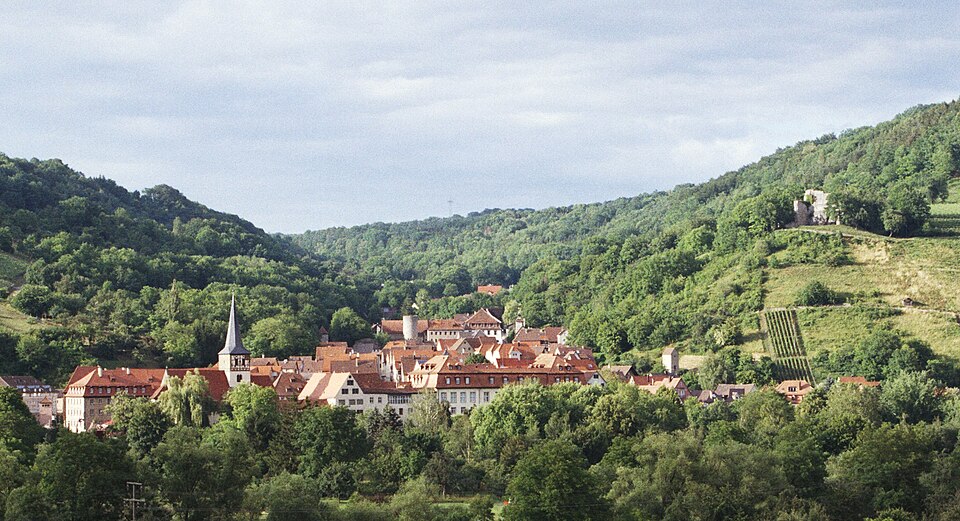 Umzug von Ingelfingen nach Zypern per Container: Ingelfingen Suedhang – Foto: Wolfgang Ellsässer, CC BY-SA 3.0 de, via Wikimedia Commons Umzug von Ingelfingen nach Zypern per Container: Ingelfingen Suedhang