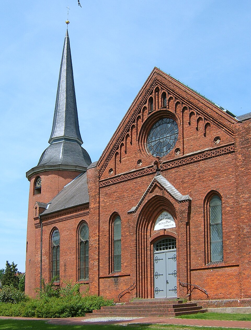 Umzug von Kaltenkirchen nach Zypern per Container: Michaeliskirche (Kaltenkirchen) – Foto: Selbst, CC BY-SA 3.0, via Wikimedia Commons Umzug von Kaltenkirchen nach Zypern per Container: Michaeliskirche (Kaltenkirchen)