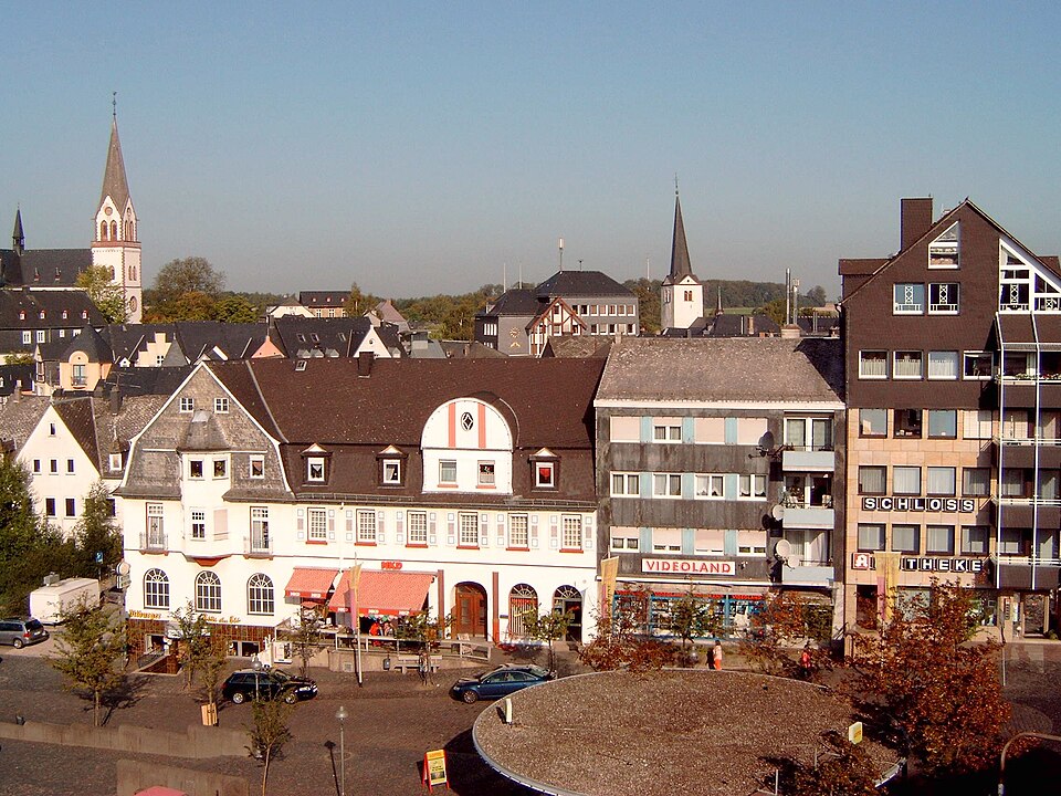 Umzug von Kastellaun nach Zypern per Container: Stadtansicht Kastellaun – Foto: Achim Berg, CC BY-SA 3.0, via Wikimedia Commons Umzug von Kastellaun nach Zypern per Container: Stadtansicht Kastellaun