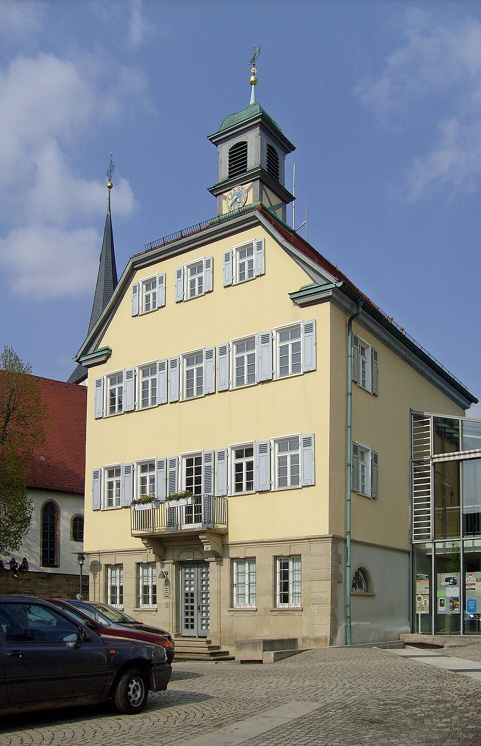 Umzug von Kirchheim am Neckar nach Zypern per Container: Rathaus Kirchheim am Neckar